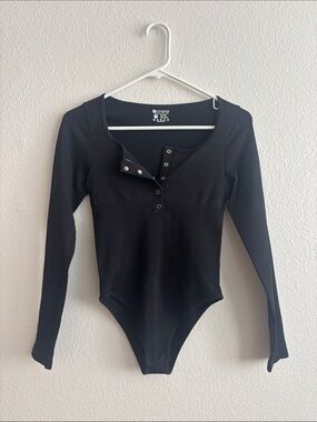 OQQ Snap-Front Long Sleeve One-Piece Bodysuit